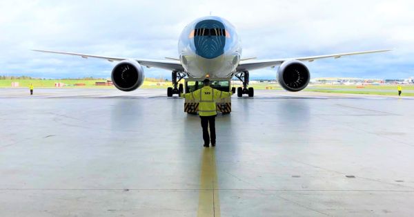 Rejoignez STS Aviation Group | Des carrières passionnantes dans le domaine de l’aérospatiale à l’échelle mondiale